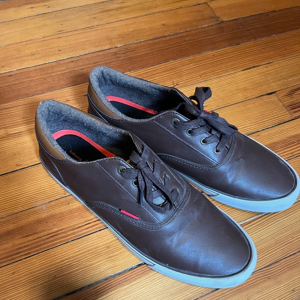 Levi’s casual sneakers sz 13